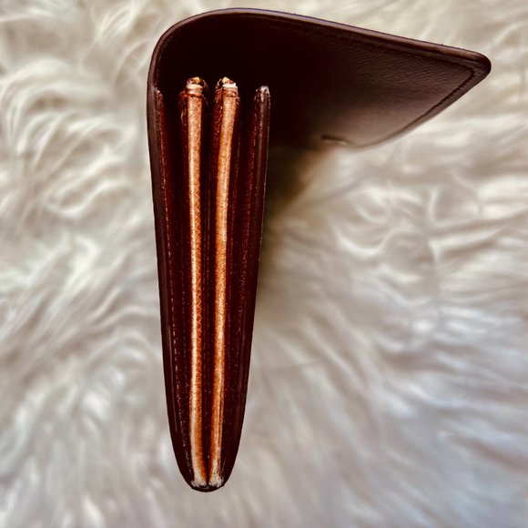 LOUIS VUITTON Monogram Wallet - Picture 4 of 9